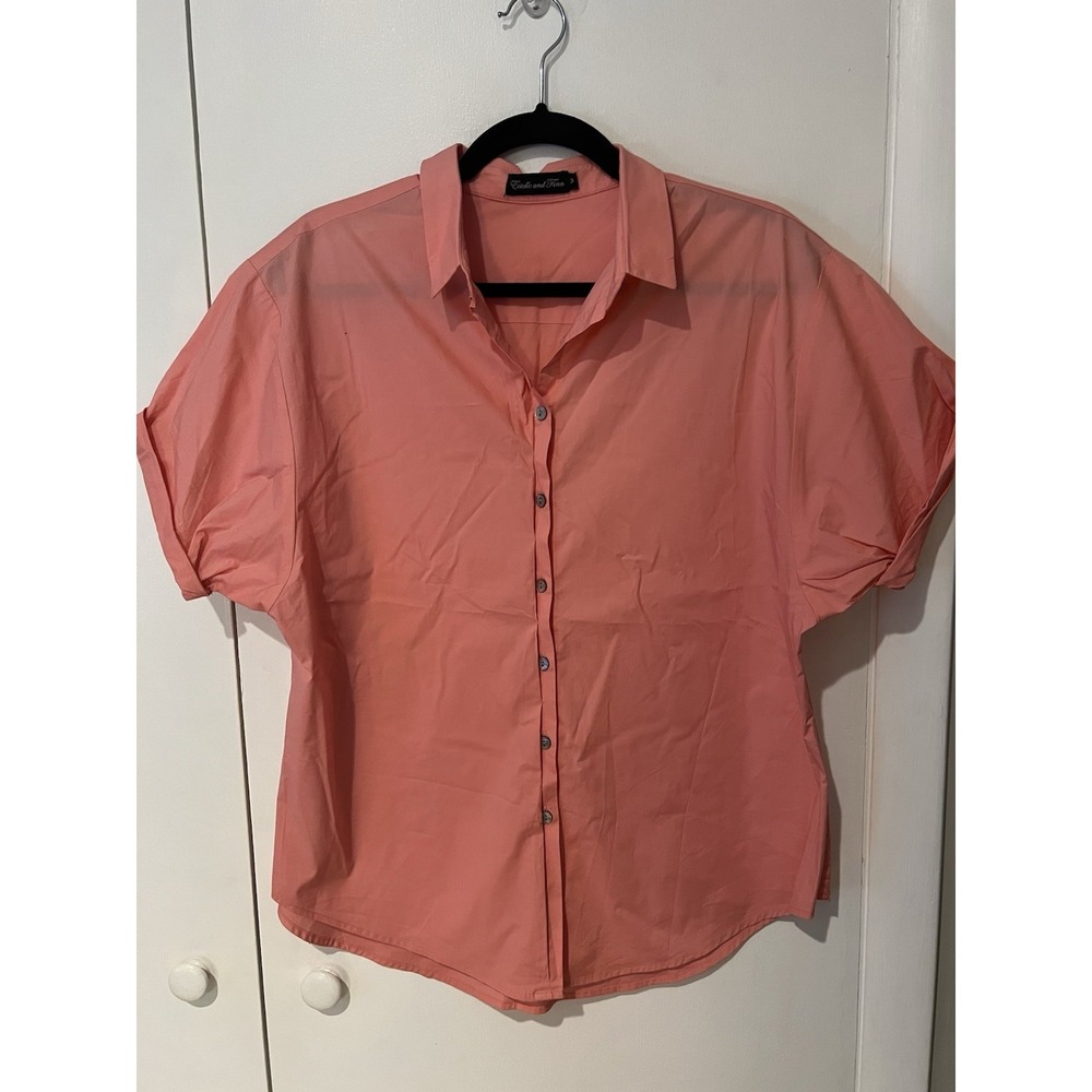 Estelle and Finn Top Women's Size‎ Medium Coral Peachy Color Button Up